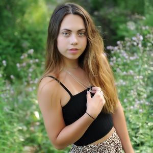 Meet your Posher, Ana